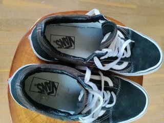 Zapatillas Vans Old Skool Negras y Blancas