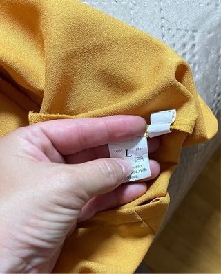 Vestido Verano Shein color mostaza.