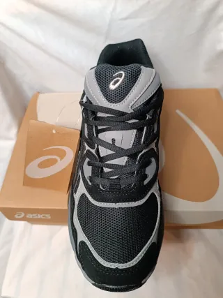 Zapatillas Asics Negras y Grises