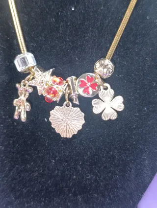 Colgante Acero Dorado Dijes Rojos