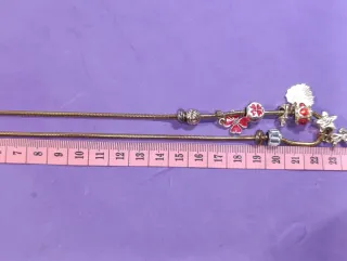 Colgante Acero Dorado Dijes Rojos