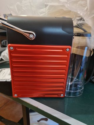 Máquina Nespresso Pixie Vermelho