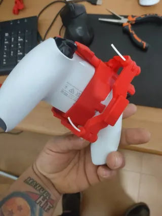 Adaptador Mando PS5 Una Mano