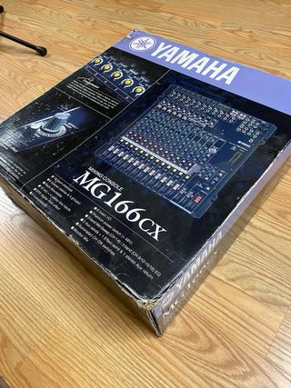 Mesa de Mezclas Yamaha MG166CX Analógica