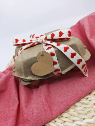 Huevera San Valentín 6 Huevos Kinder