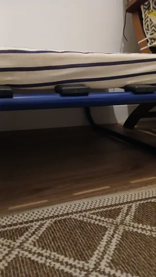 Cama Plegable Azul y Blanca