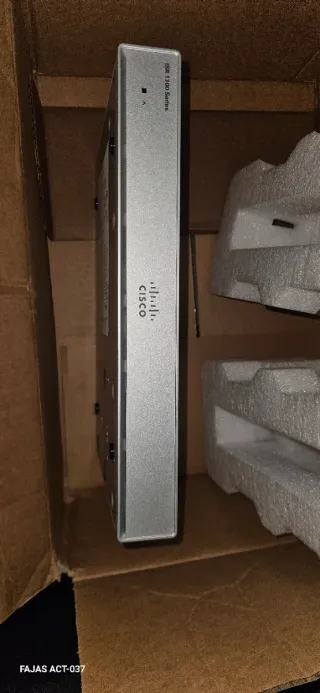 Router Cisco 1111 8P