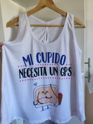 Camiseta tirantes estampada.