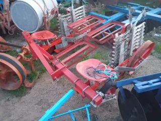 Plantador de lechugas