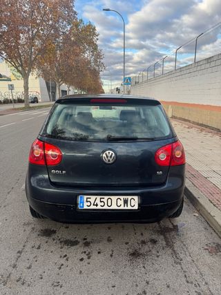 Volkswagen Golf 2004