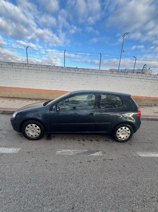 Volkswagen Golf 2004