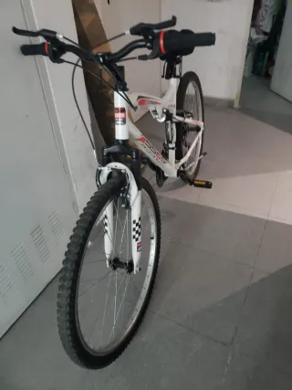 Bicicleta Montaña Blanca