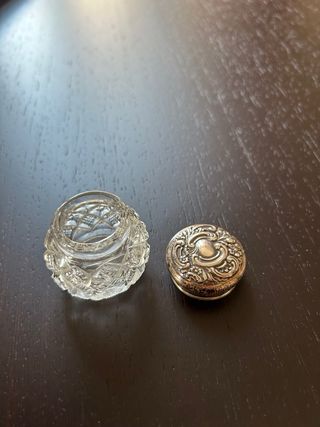 Scatolina antica vetro tappo argento