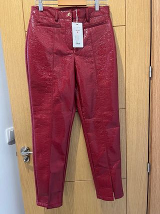 Pantalón vinilo/charol burdeos nuevo T36