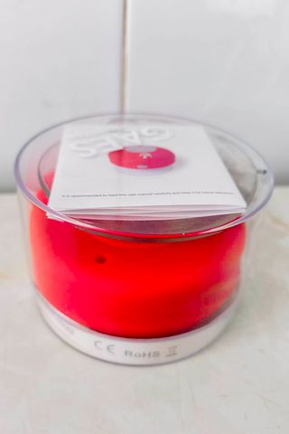 Altavoz inalámbrico rojo