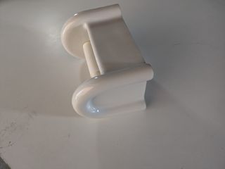 Porta-rolos papel higiénico com prateleira