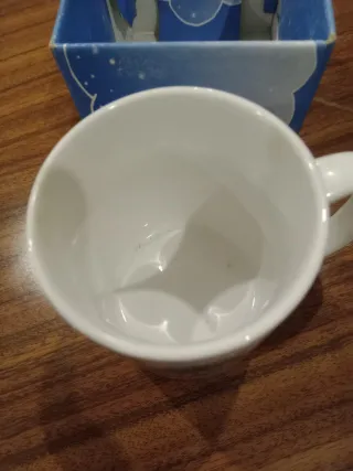 Caneca de porcelana com desenho