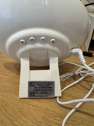 Reloj despertador con luz y radio