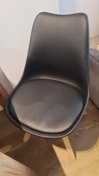 Mesa de comedor y 4 sillas