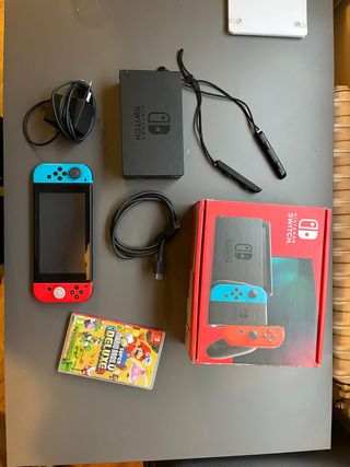 Nintendo Switch + Mario Bros U Deluxe