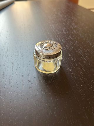 Antica scatolina con tappo in argento