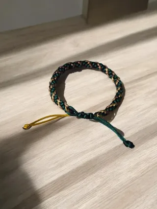 Pulsera trenzada marrón y verde