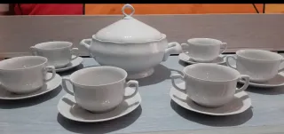 Sopera y 6 tazas de porcelana