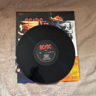 Vinilos AC/DC y Def Leppard