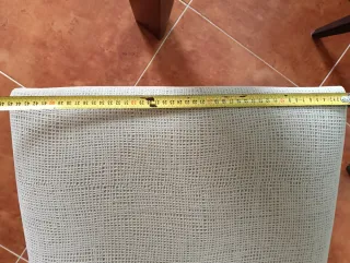 Mesa de comedor y 4 sillas más 2 de regalo