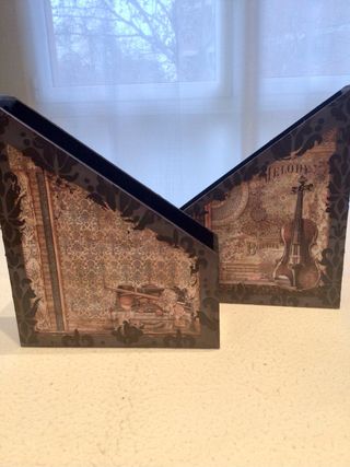 2 Archivadores de sobremesa decorativos