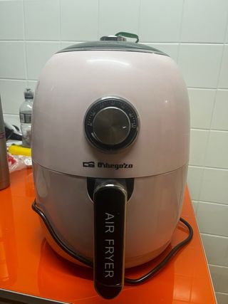 Freidora de aire Orbegozo rosa