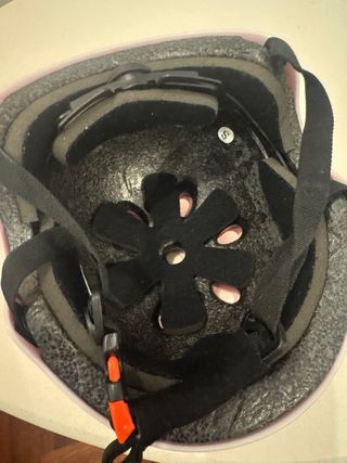 Casco rosa para niña