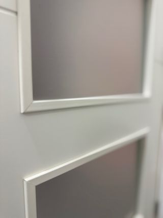 Puerta interior blanca con 4 cristales