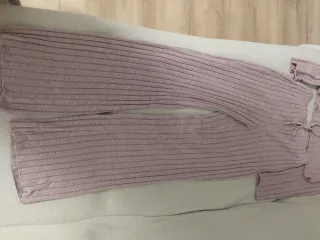 Conjunto pantalón y top rosa