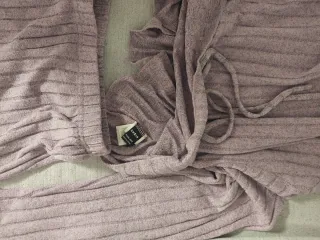 Conjunto pantalón y top rosa