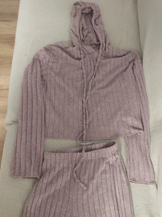 Conjunto pantalón y top rosa