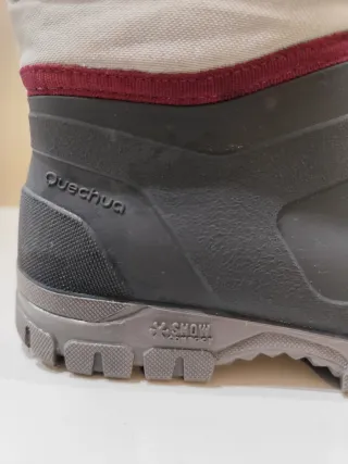 Botas de nieve Decathlon negras y grises