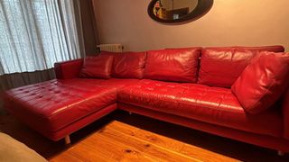 sofa piel rojo