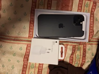 iPhone 15 - Salud Batería 100% , 5 días de uso.