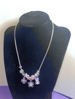 Colgante Acero Plateado con Dijes Florales