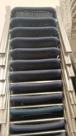 Lote Sillas Apilables Metálicas y Tapizadas