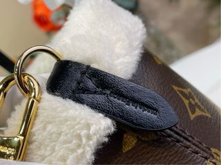 Bolso Louis Vuitton con borrego