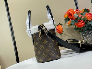 Bolso Louis Vuitton con borrego