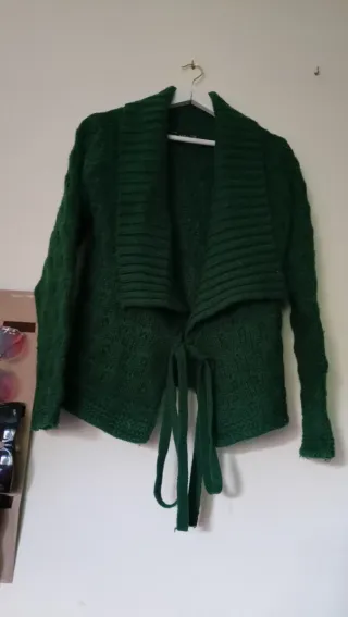 Cárdigan verde punto cuello chal lazo