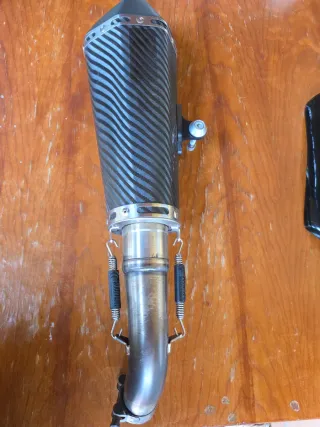 Escape Scorpion Homologado MT07 SV650 con Dbkiller