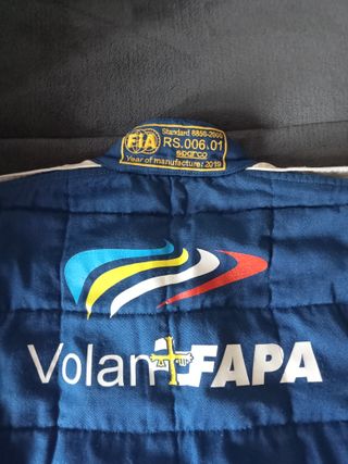 Mono talla 52 homologado y ropa interior talla m