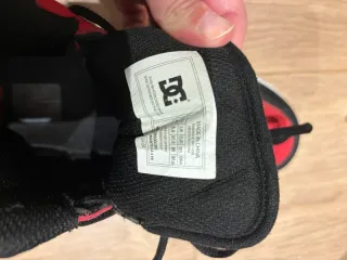 Zapatillas DC Shoes Botas Negras Rojas