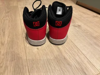 Zapatillas DC Shoes Botas Negras Rojas