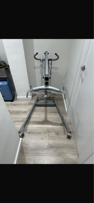 Grua para levantar enfermos encamados