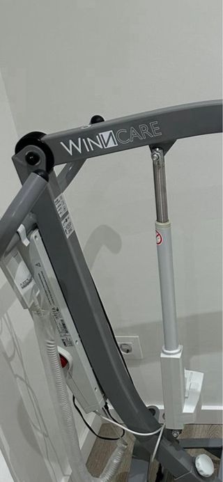 Grua para levantar enfermos encamados